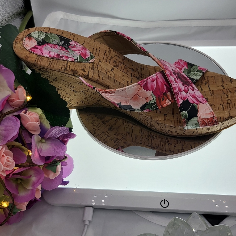 FLORAL M & E Collection Bamboo Band Platform Cork Wedge Size 10...Never worn - Picture 3 of 5